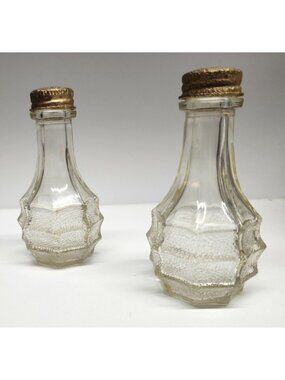 Vintage Glass Shaker Set Salt & Pepper Gold Color Lids Textured Eiffel Tower 4"